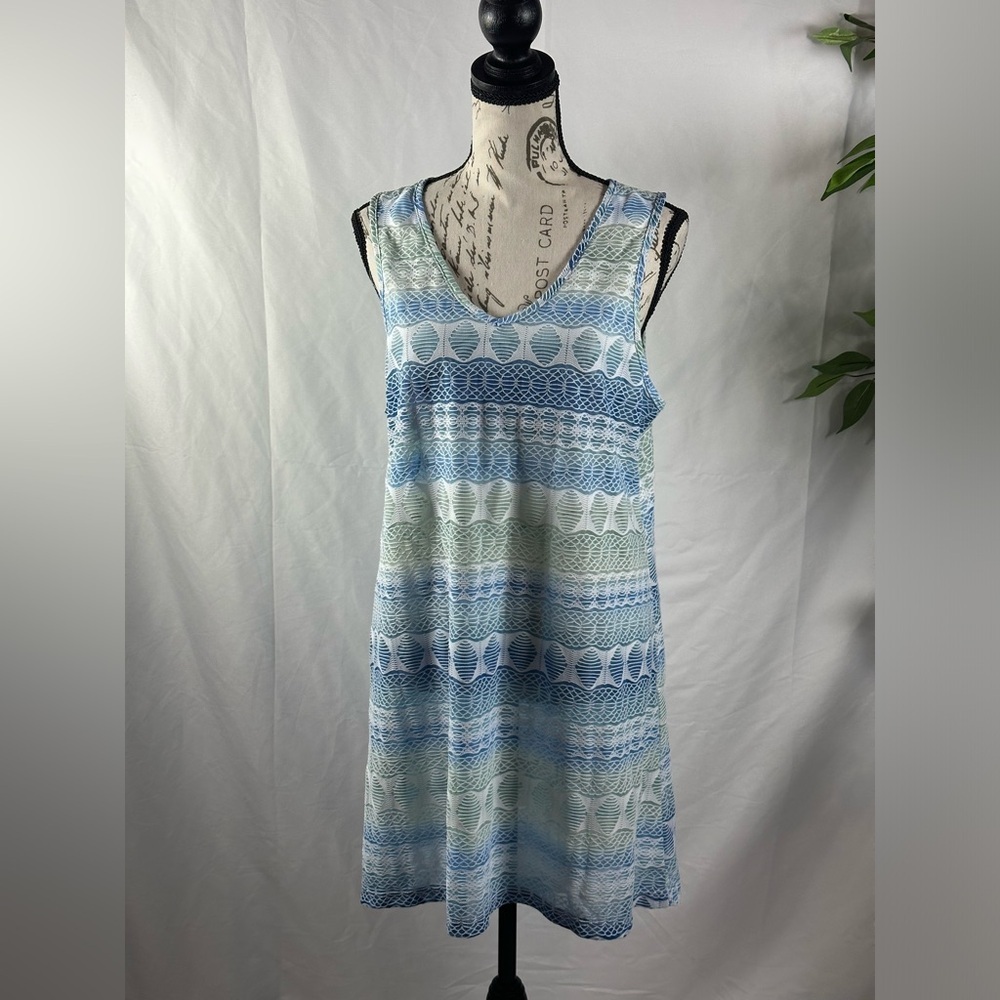 Blue Swim Coverup with Elegant Design🌴☀️ - Picture 6 of 12